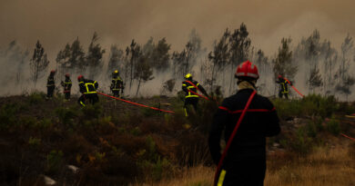 Live Updates: Extreme Heat and Strong Winds Fuel Wildfires in France and Spain
