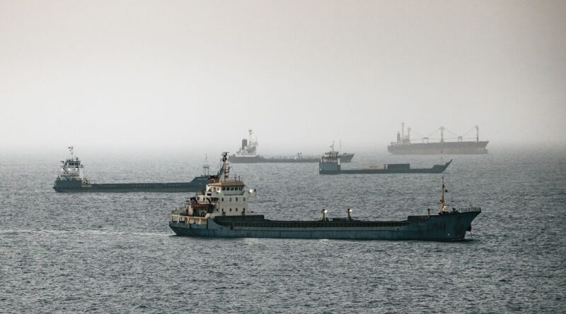 Oil falls below $71 as US-Iran talks continue, Gulf exports rebound