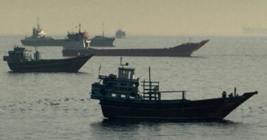 Oil soars to $100 on fresh Mideast attacks