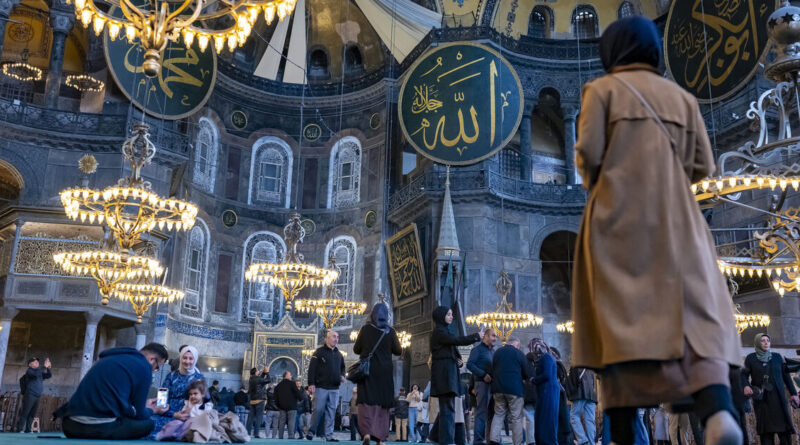 Russian couple faces deportation from Turkey after Bible reading at Hagia Sophia