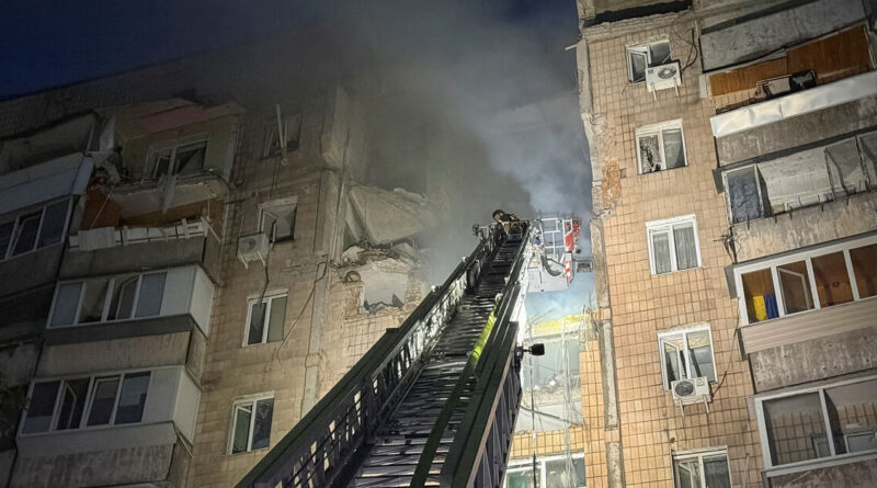 Second Russian attack on Kyiv in less than a week kills 11, wrecks apartments