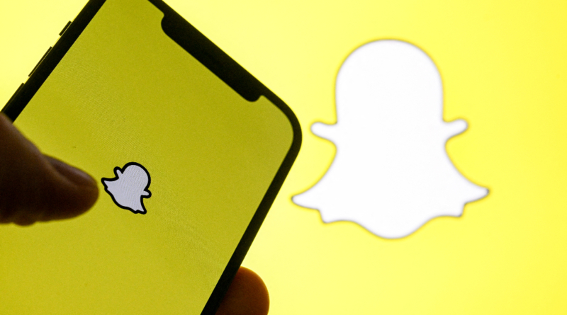 Snapchat now lets you share what you're listening to in real time | TechCrunch