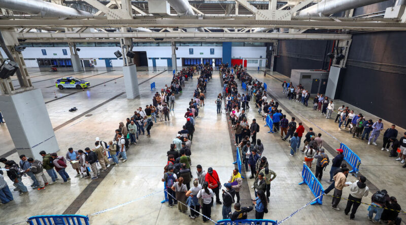 Spain citizenship law for exiles' descendants triggers row over votes