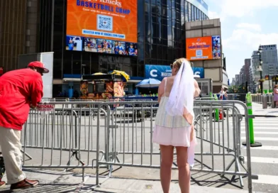 Taylor Swift and Travis Kelce wedding attracts small crowds during sweltering NYC heat