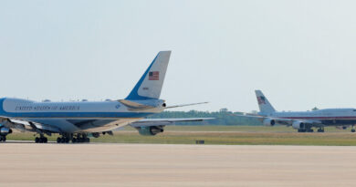 Trump unexpectedly switches back to old Air Force One, sidelining Qatari jet