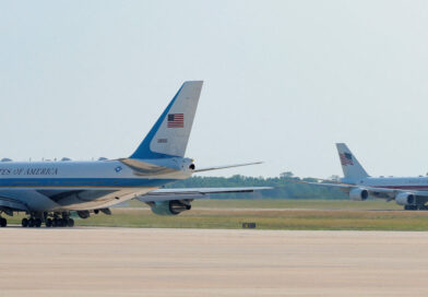 Trump unexpectedly switches back to old Air Force One, sidelining Qatari jet