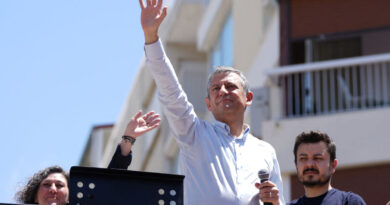 Turkey's opposition leader to form new party to challenge Erdogan