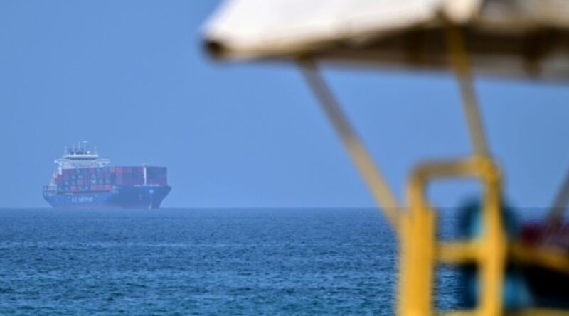 UN maritime head urges halt to Hormuz transit to protect seafarers