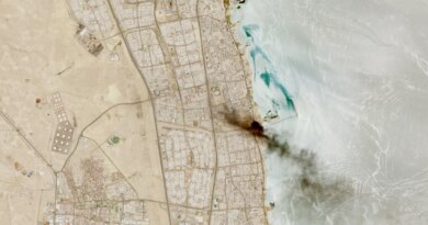 US hits Iran for eighth consecutive night, Iran returns fire on Gulf bases