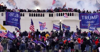 US judge dismisses January 6 case against Proud Boys after Trump order
