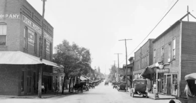 Vintage photos show what life in small-town America was like 100 years ago