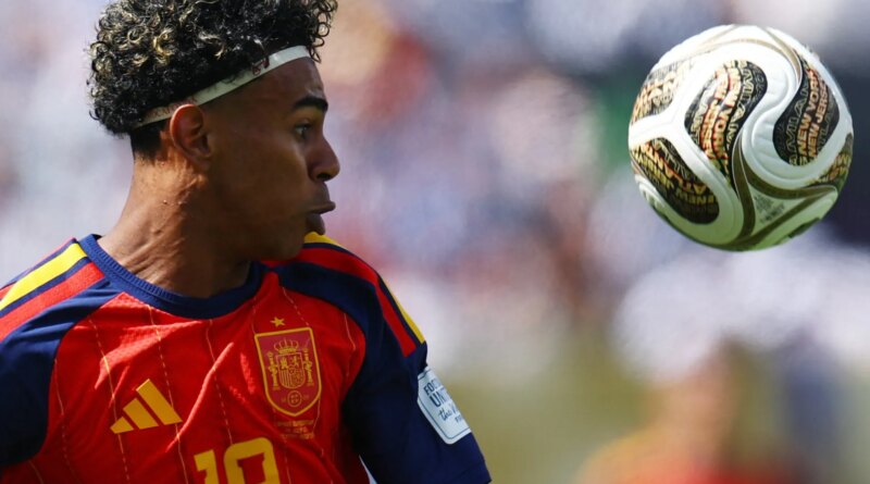 What happened in the first half of the Spain vs Argentina World Cup final?