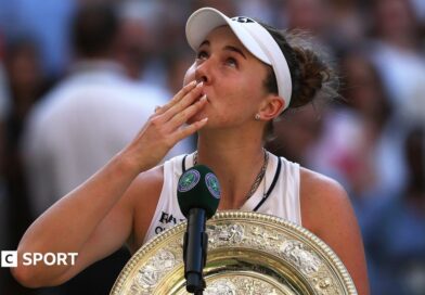 Graphic showing Czech winners of women's singles title at Wimbledon with image of Linda Noskova