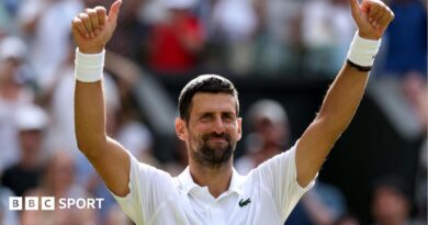 Novak Djokovic celebrates his victory over Roman Safiullin