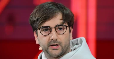 A researcher joked that working at OpenAI ages you. Now colleagues are posting their before-and-after photos.
