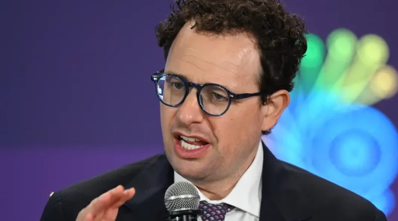 Anthropic CEO Dario Amodei says the way for AI to win over the public is to 'actually' cure cancer