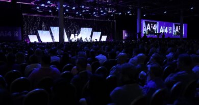 As AI safety concerns mount, three pioneers make the case for staying open | TechCrunch