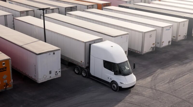 Einride strikes deal to add 500 Tesla Semis to its fleet | TechCrunch
