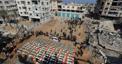Gazans bury nearly a whole clan found in rubble in mass funeral for 112