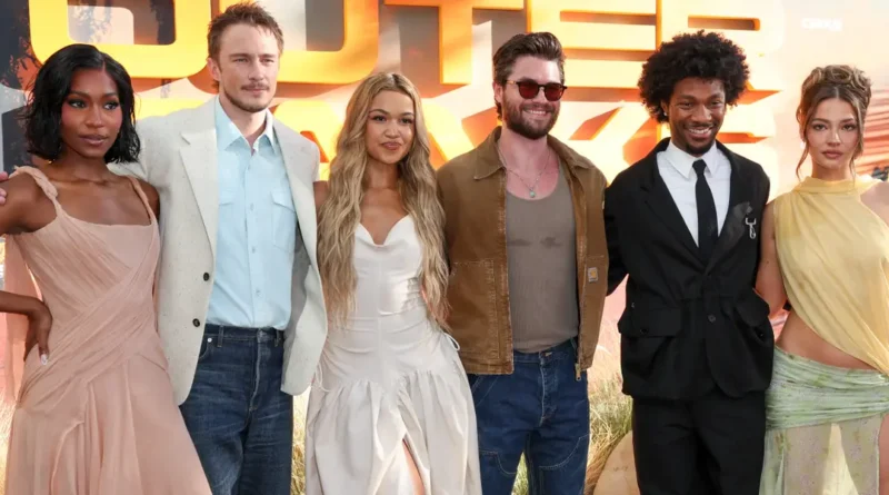 Here's how the real ages of the 'Outer Banks' cast compare to their characters