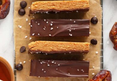 Homemade Protein Bars (Peanut Butter + Chocolate)