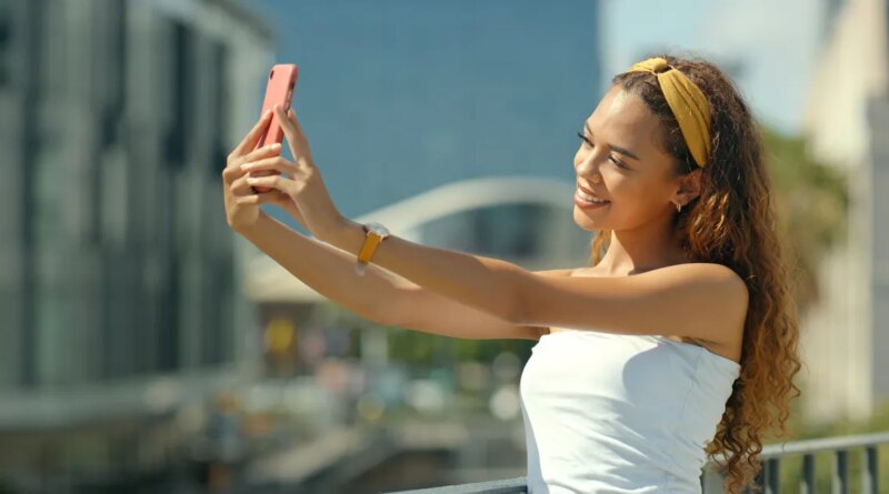 woman taking selfie