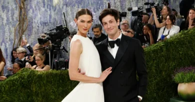 Inside the relationship of model Karlie Kloss and billionaire venture capitalist Josh Kushner, the power couple with unconventional ties to Trump