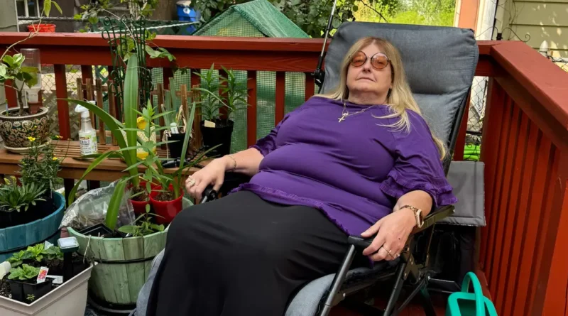 I'm 68 and chose 'soft retirement.' I work 3 days a week and keep my benefits.