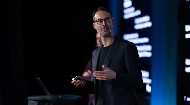 Kog CEO Gaël Dellalleau at AMD AI Dev Day