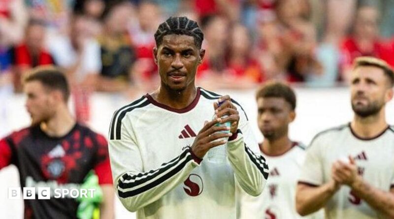 Manchester United forward Marcus Rashford claps