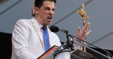Milo Yiannopoulos Detained By ICE In New Orleans