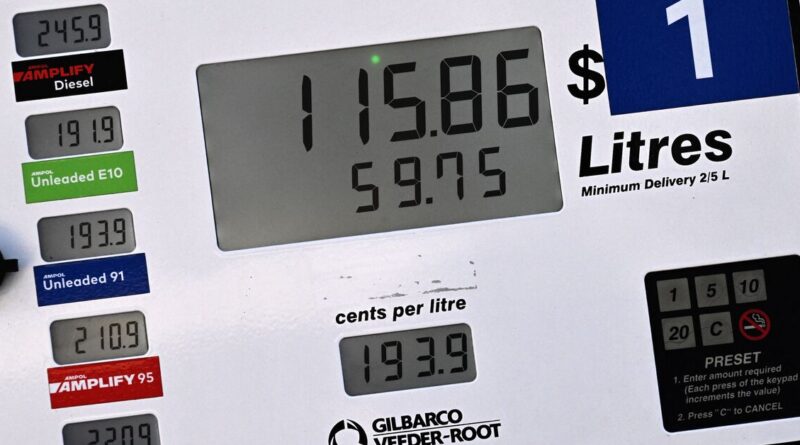 Oil falls 5% after Trump calls off Iran strikes, says Hormuz deal agreed