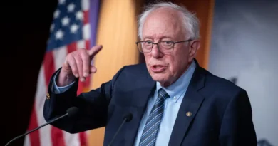 Older student-loan borrowers are at risk of losing a chunk of their Social Security. There's a new bill to prevent that.