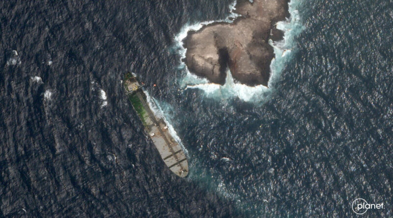Oman responds to stranded vessel off Dhofar, state media says