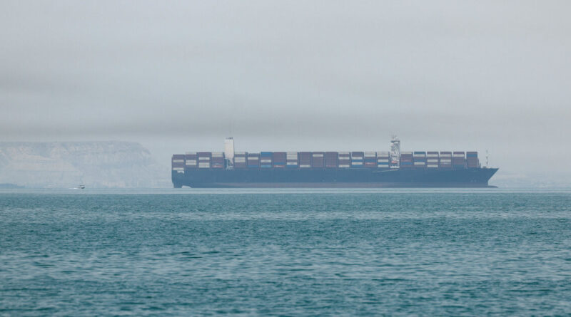Shipping traffic via Strait of Hormuz slips below 10-day average, data shows