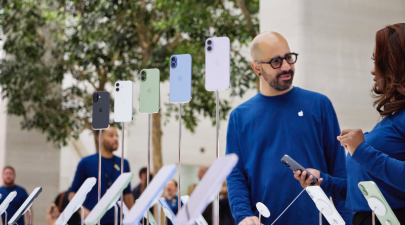 Apple Store showing iPhone 17 models