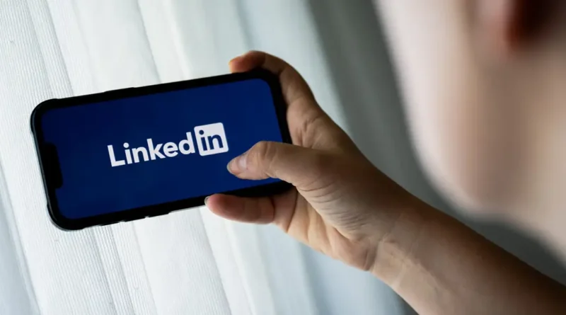 The fine line between getting noticed and getting embarrassed on LinkedIn