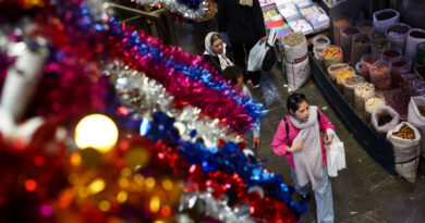 Trump warns of economic consequences for any country that supports Iran