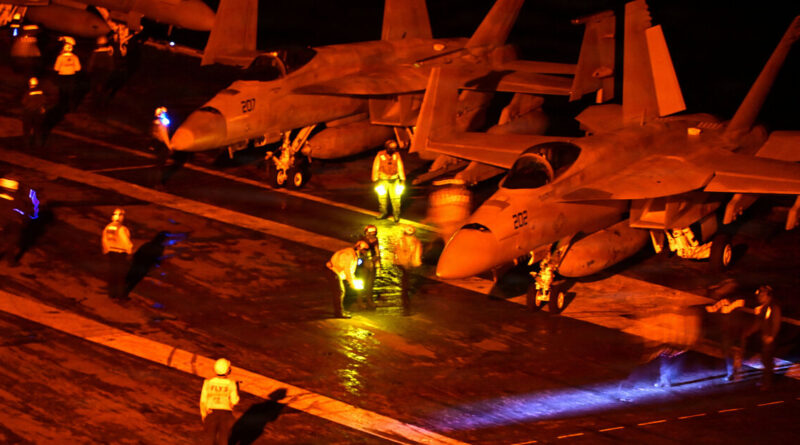 US, Iran keep up hostile rhetoric ahead of new sanctions