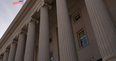 US Treasury to broaden scope of secondary sanctions on Iran, source says