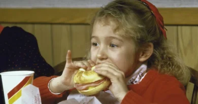 Vintage photos of Burger King restaurants in the 1980s
