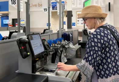 Walmart is giving shoppers something they've wanted for years: Apple Pay
