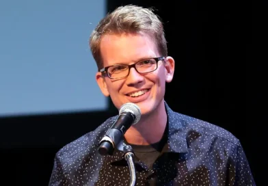 YouTube star Hank Green says he's relied 'too heavily' on AI in an apology to fans