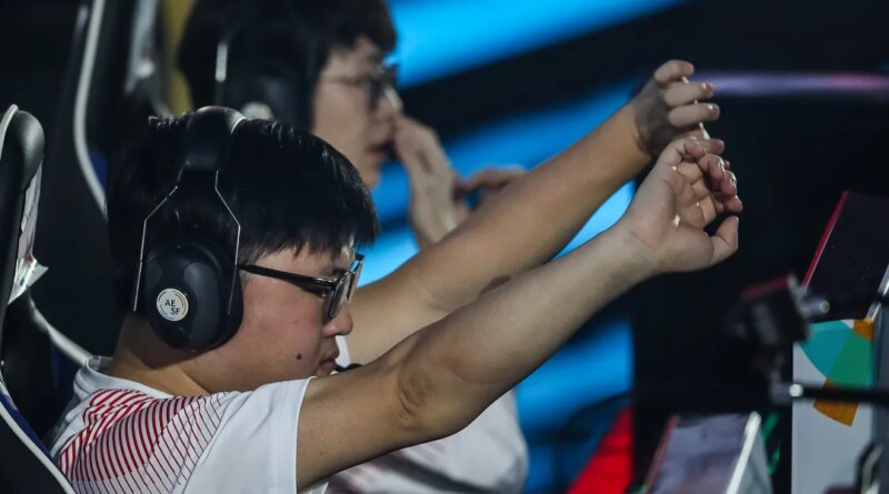 A $500,000 career, gone at 25: esports' injury crisis is forcing teams to build sports-medicine staffs | Fortune