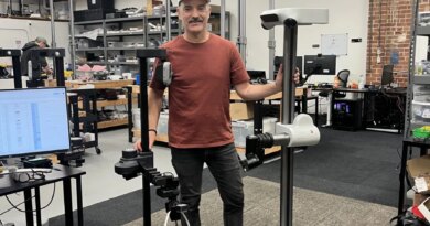 Aaron Edsinger brings Hello Robot’s Stretch 4 to life onstage at Disrupt 2026 | TechCrunch