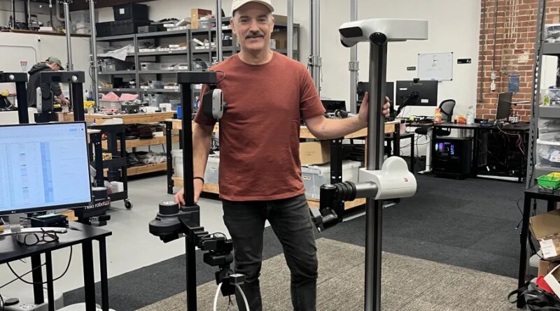 Aaron Edsinger brings Hello Robot’s Stretch 4 to life onstage at Disrupt 2026 | TechCrunch