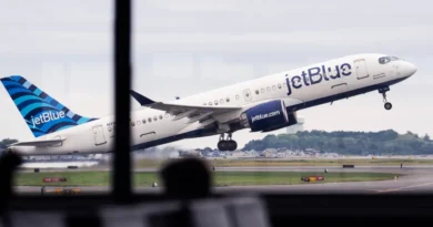 Airlines waive change fees as nor'easter hits Northeast