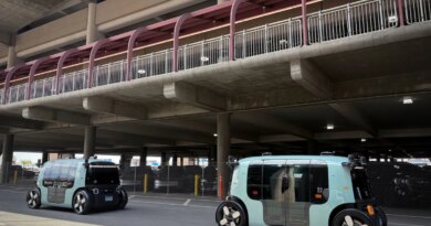 Amazon's Zoox expands its robotaxi service to Las Vegas airport | TechCrunch