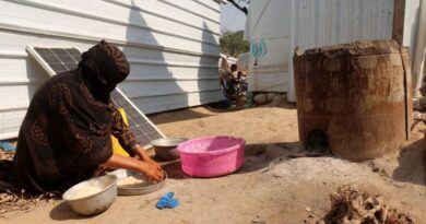 Barefoot and terrified, Yemenis flee the Houthi advance