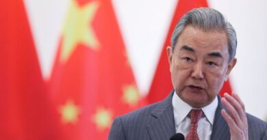 China's top diplomat urges Iran, US to show restraint, revive talks